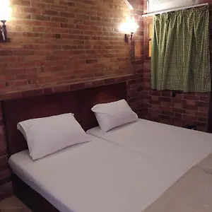 Studio Apartment *