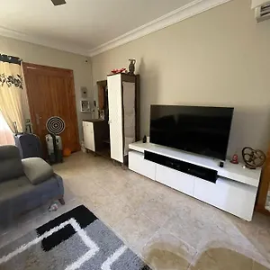 Beautiful New With Garden In Sunny Lakes *