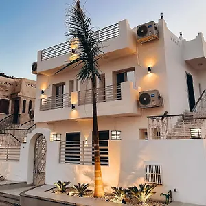 Lucky Step Apartment