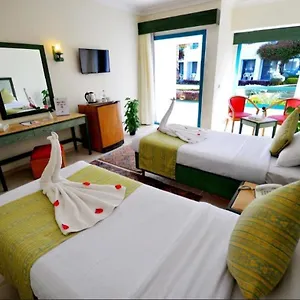 Nel Blu Resort *