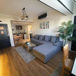A Modern Cozy 2 Bedroom Apartment