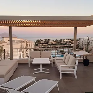 New Penthouse, Free Beach, Pools, And Privat Roof Apartment