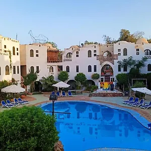 قرية قمر سيناء منتجع